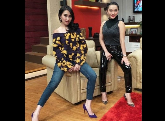  Baju  Melorot  Kulit Ayu  Ting  Ting  Ketahuan Belang